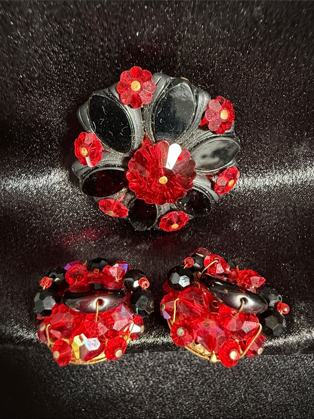 Vintage-Red & Black Floral Screw Back Earring Set